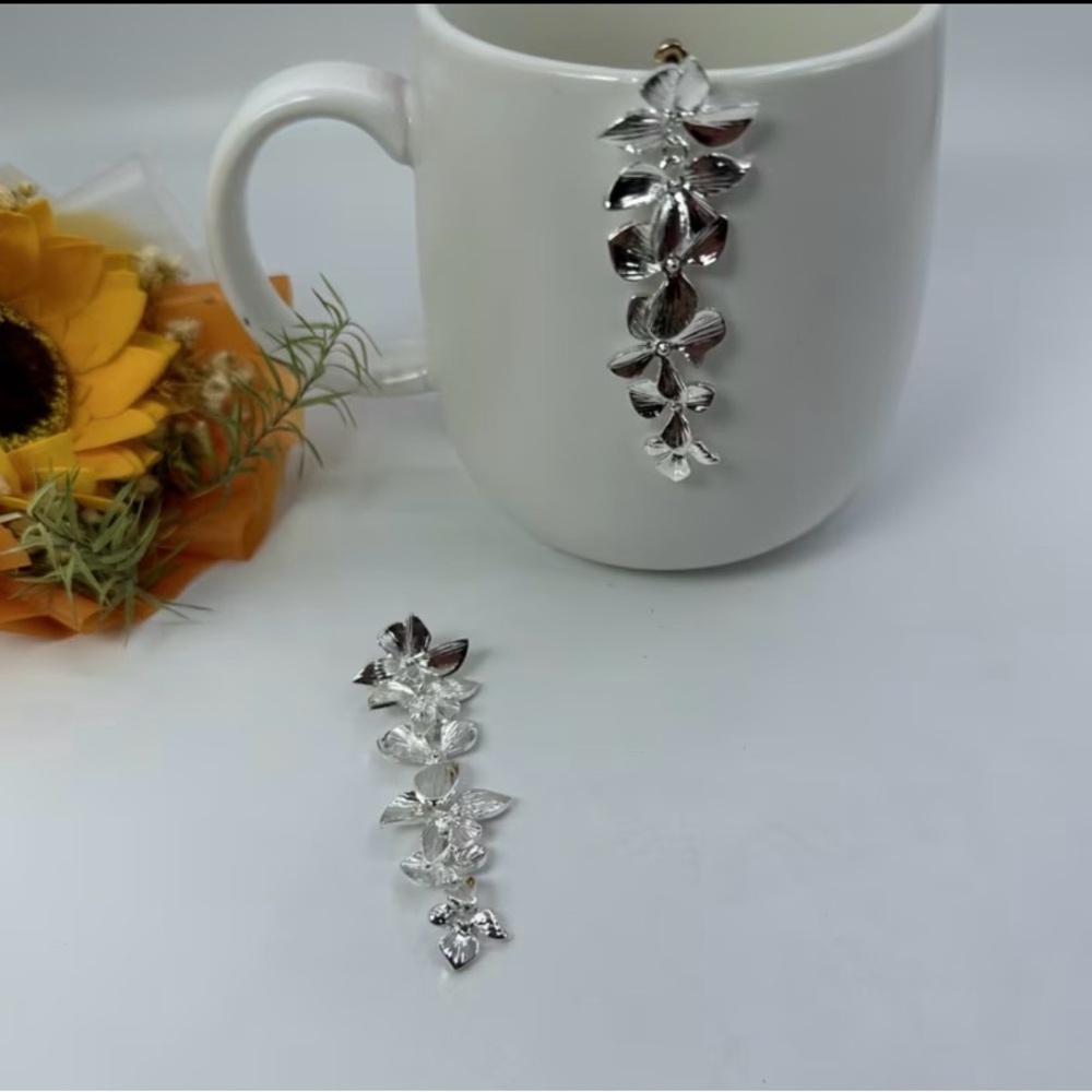 NWOT Silver Floral Earrings